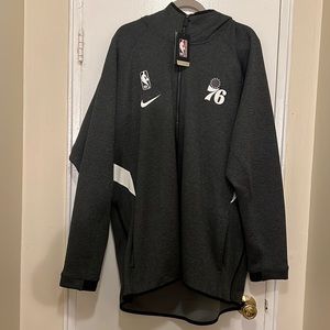 Nike Men’s 3XL Therma Flex Philadelphia 76er Basketball Jacket